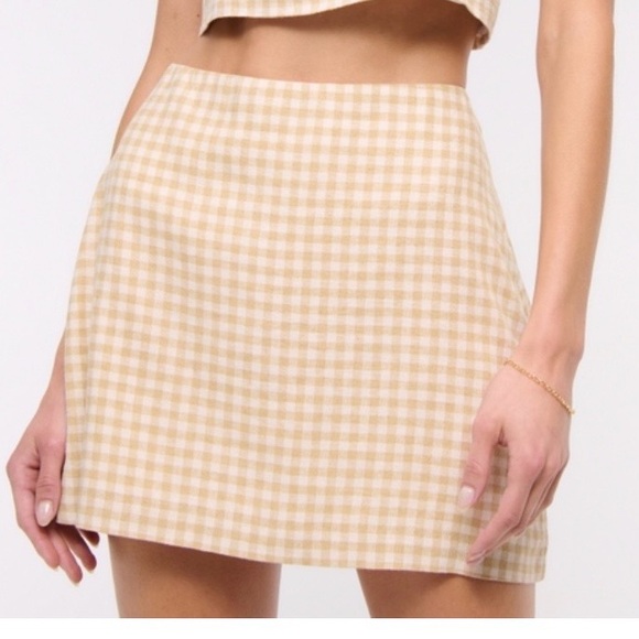 Abercrombie & Fitch Dresses & Skirts - Abercrombie & Fitch Curve Love Gingham Beige Mini Skirt